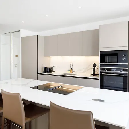Carlton Area Lux 2 Beds 2 Baths Apartmán