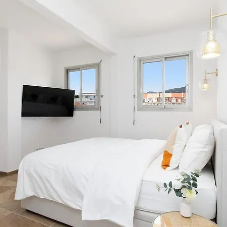 Carlton Area Lux 2 Beds 2 Baths *